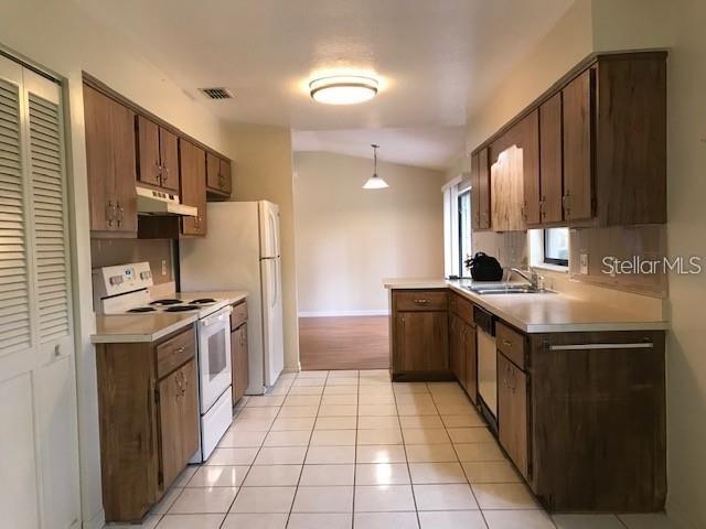 Image 5 of 12 For 3026 39 Place