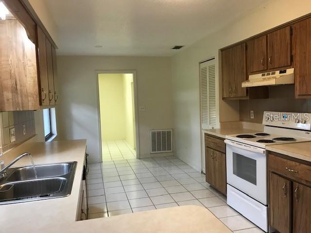 Image 6 of 12 For 3026 39 Place