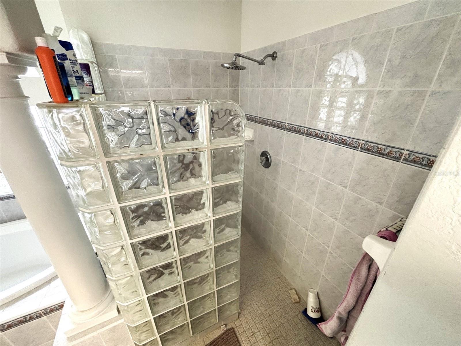 Image 17 of 31 For 66 Lone Pine Street