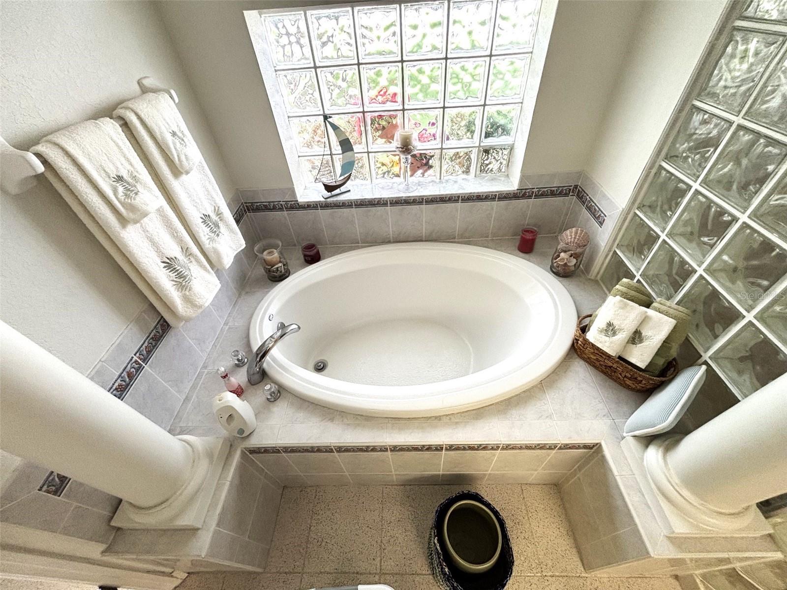 Image 18 of 31 For 66 Lone Pine Street