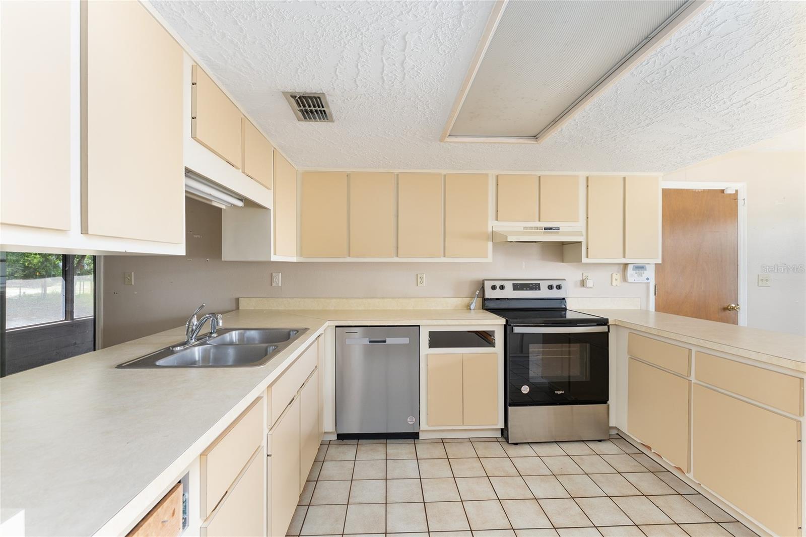 Image 11 of 60 For 11300 74th Avenue