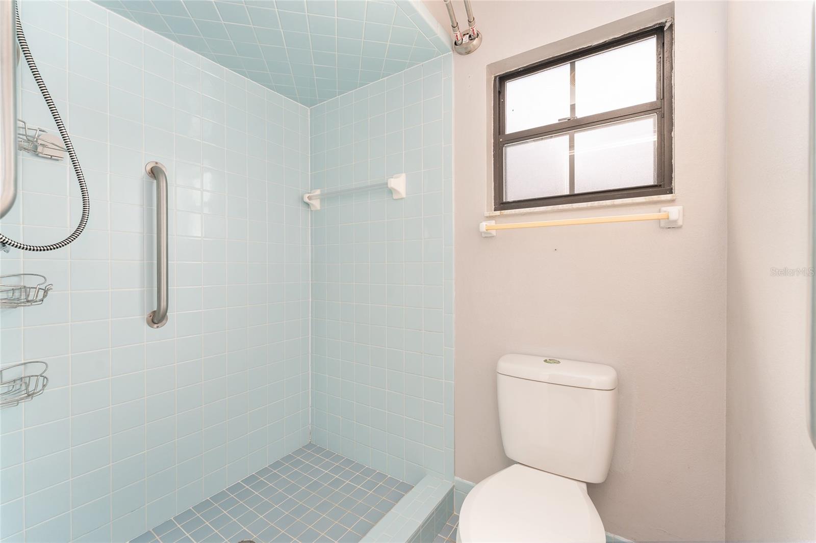 Image 33 of 60 For 11300 74th Avenue