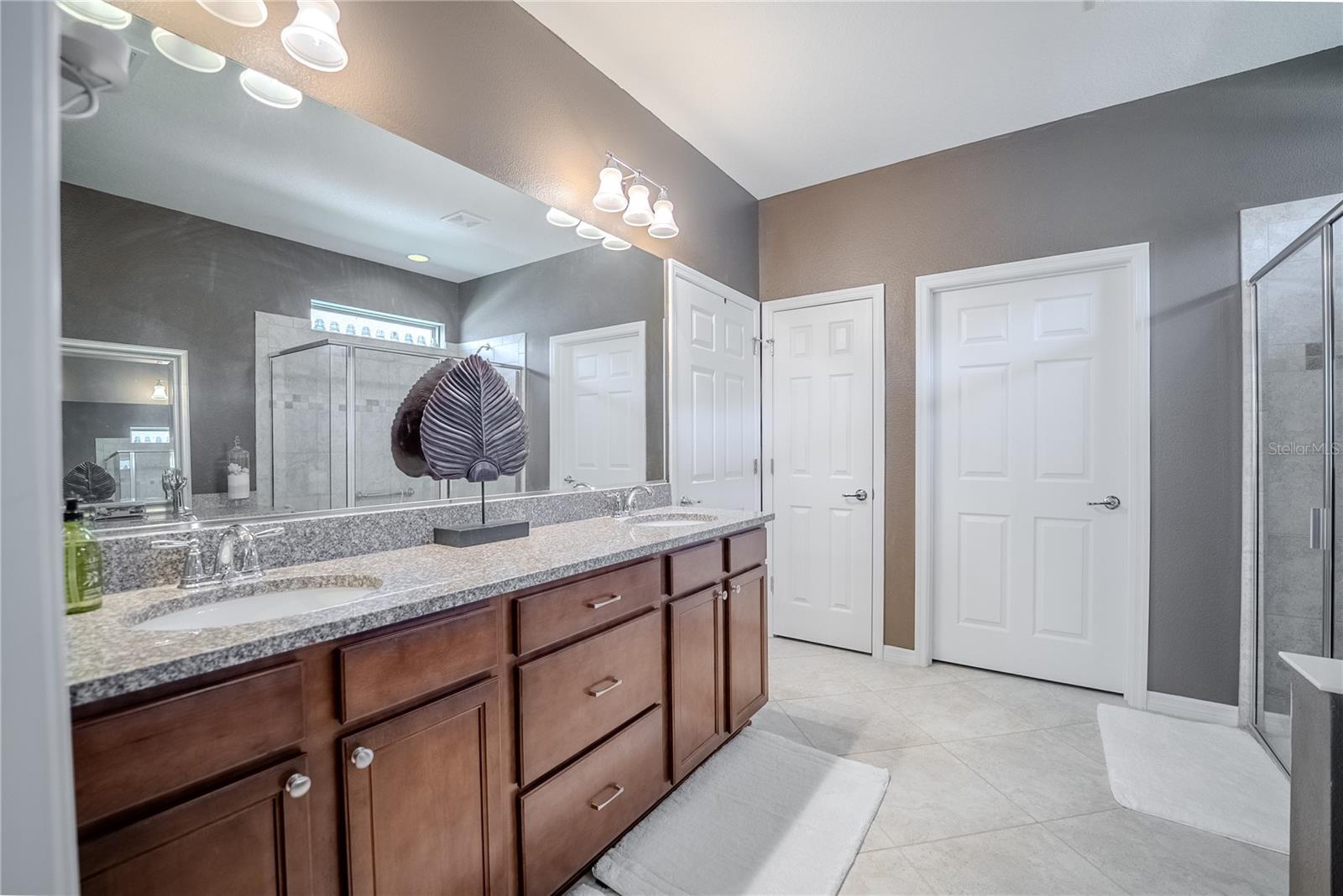 Image 40 of 61 For 9186 70th Loop