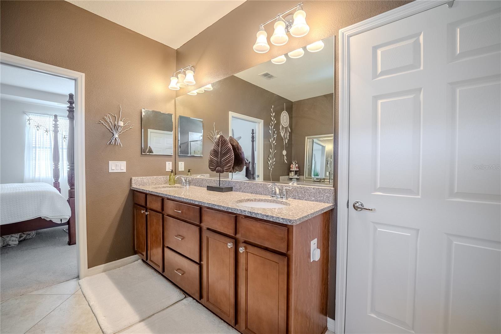 Image 43 of 61 For 9186 70th Loop