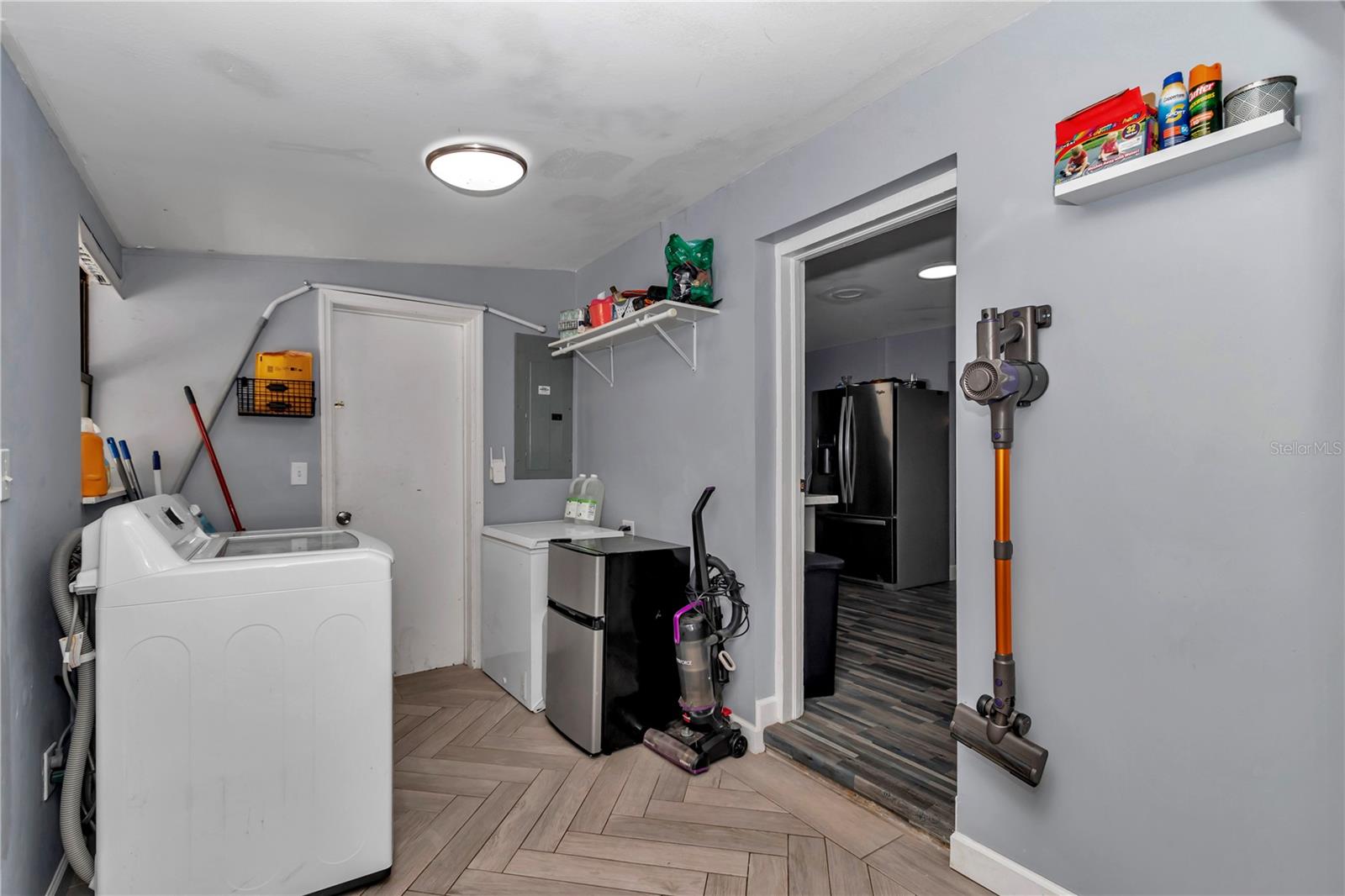 Image 20 of 45 For 2433 2nd Street