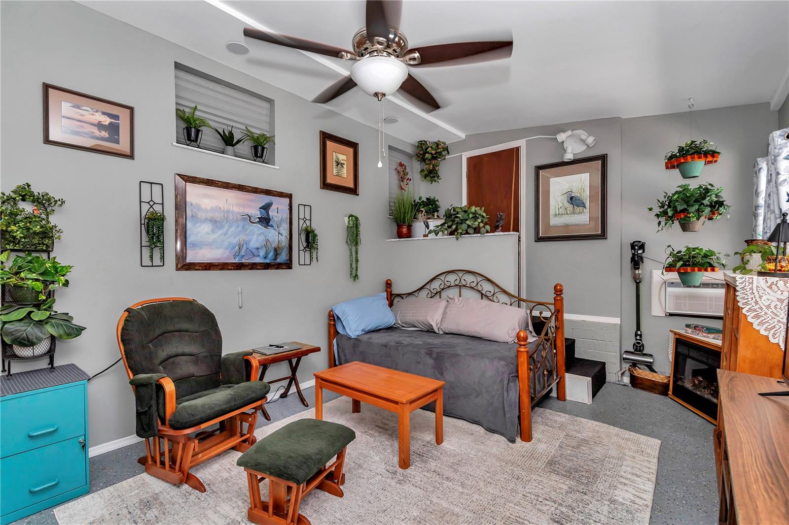 Image 33 of 45 For 2433 2nd Street