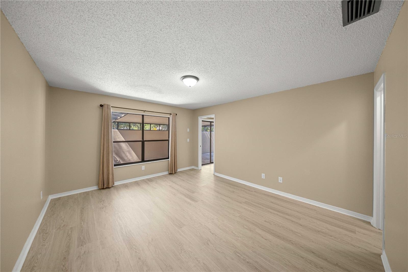 Image 11 of 29 For 3856 19th Street Circle