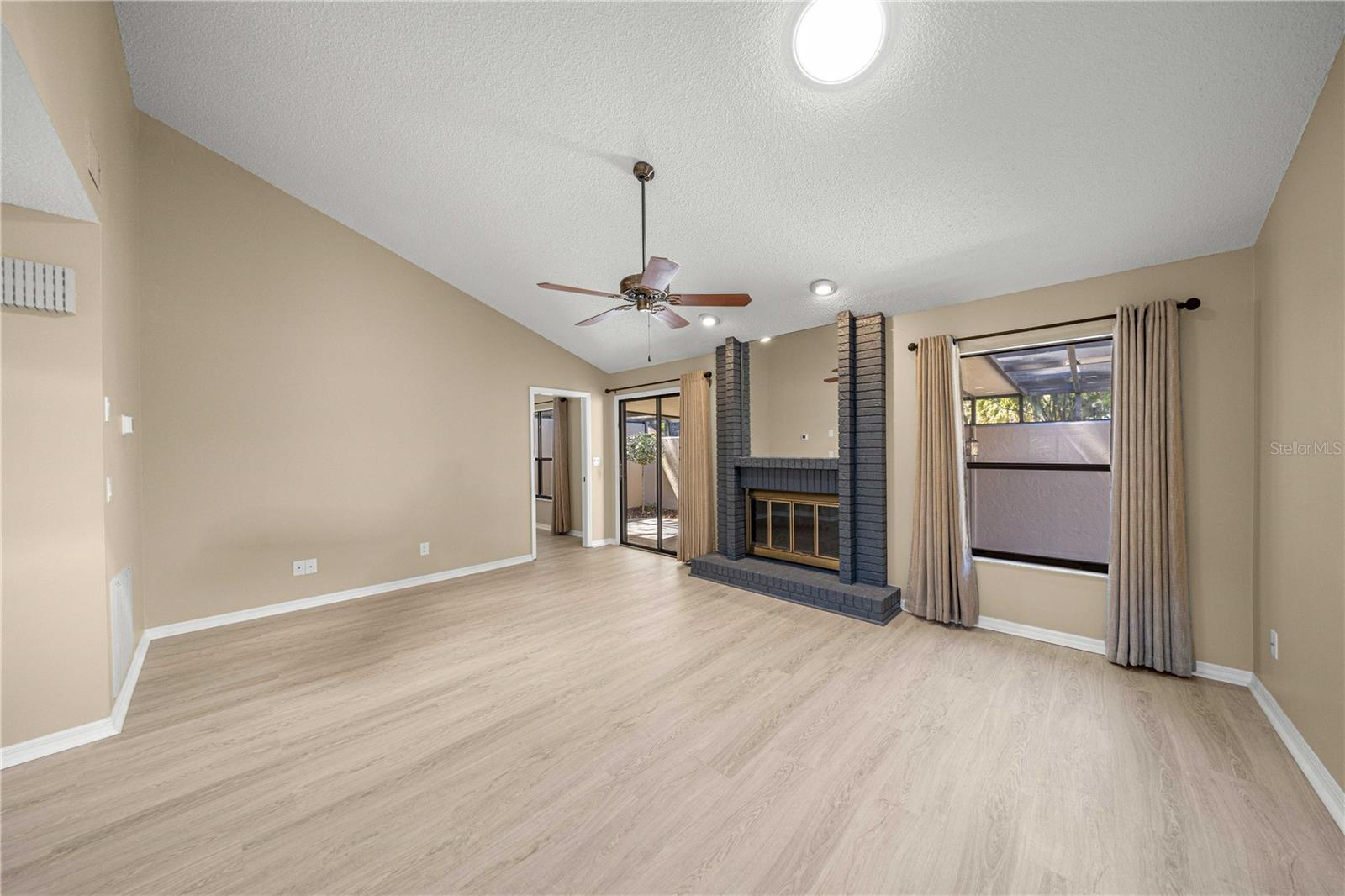 Image 8 of 29 For 3856 19th Street Circle