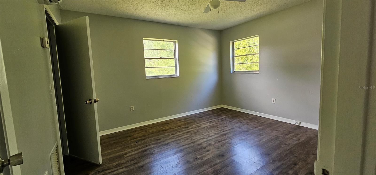 Image 8 of 10 For 2621 33 Avenue