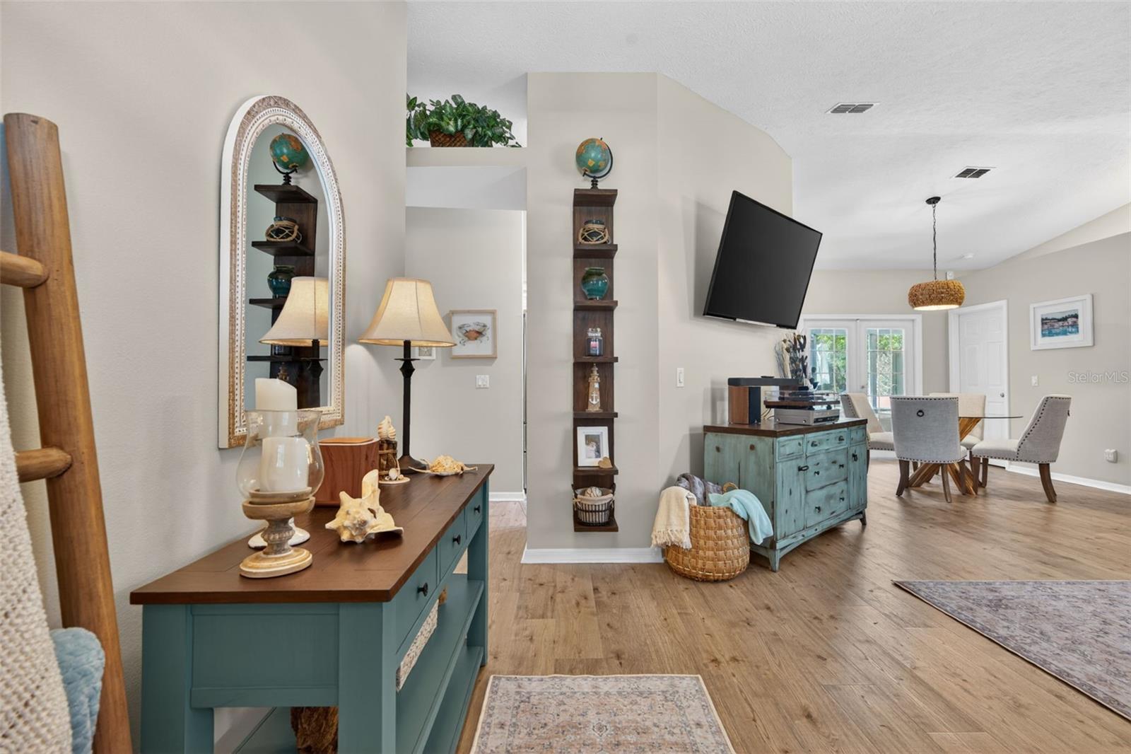 Image 10 of 49 For 3070 Laurel Street