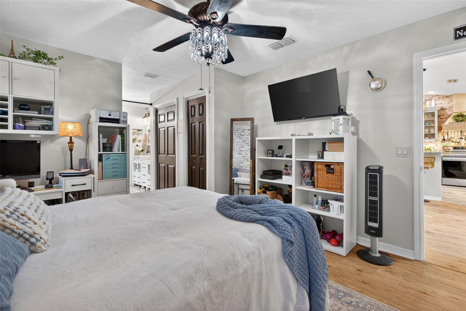 Image 18 of 49 For 3070 Laurel Street