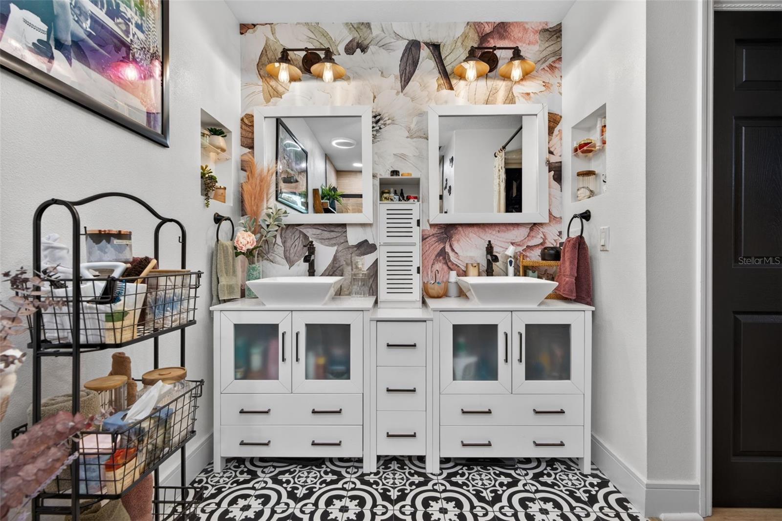 Image 20 of 49 For 3070 Laurel Street