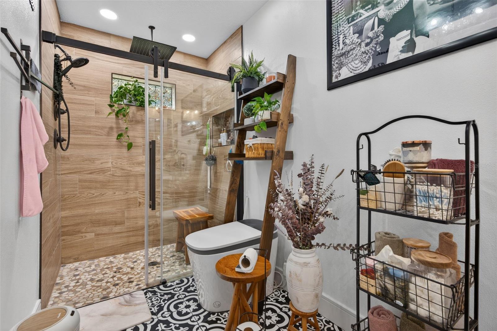 Image 21 of 49 For 3070 Laurel Street