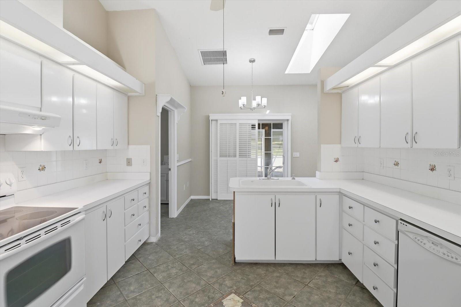 Image 5 of 31 For 8105 108th Street