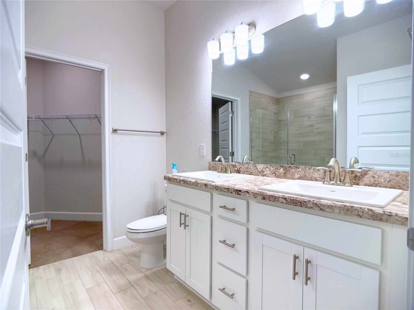 Image 12 of 25 For 4549 25th Loop