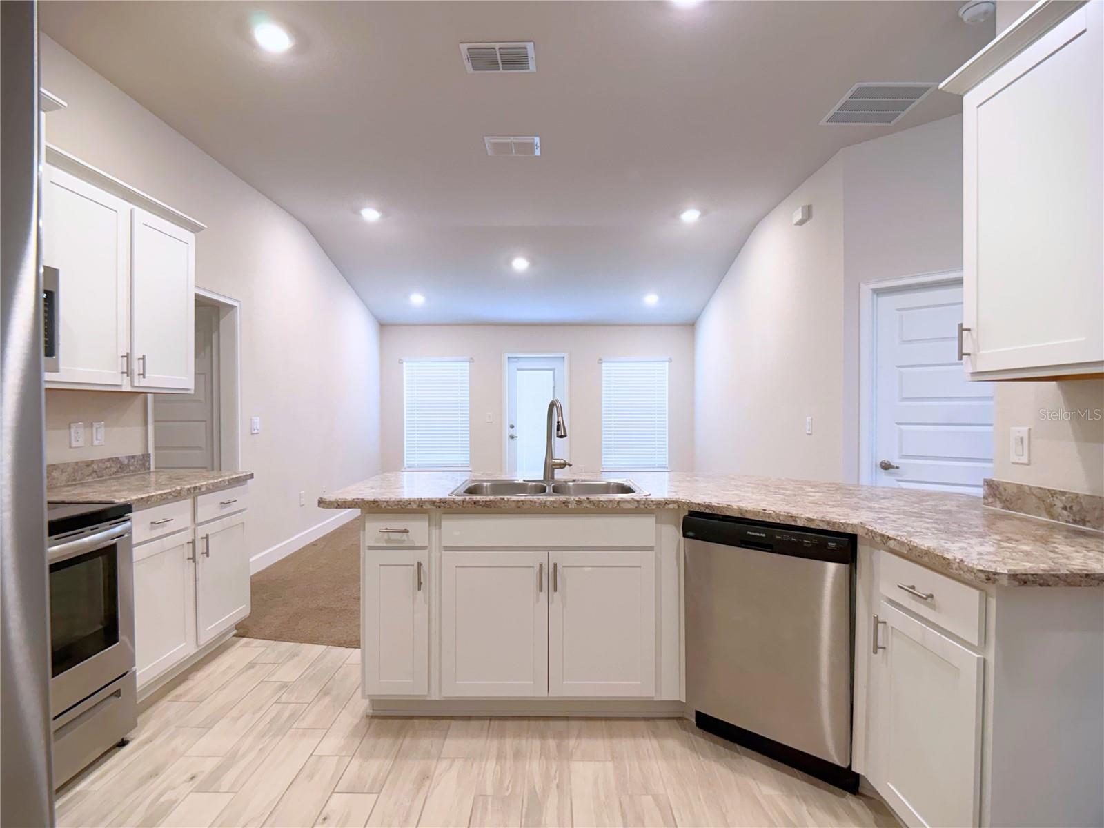 Image 7 of 25 For 4549 25th Loop