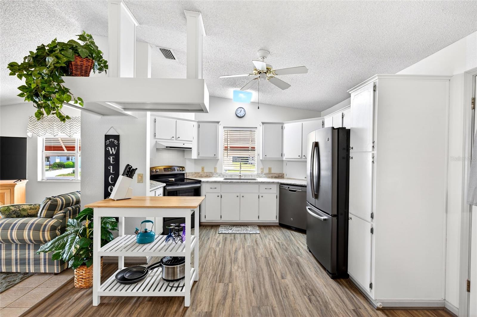 Image 3 of 12 For 932 Chula Court