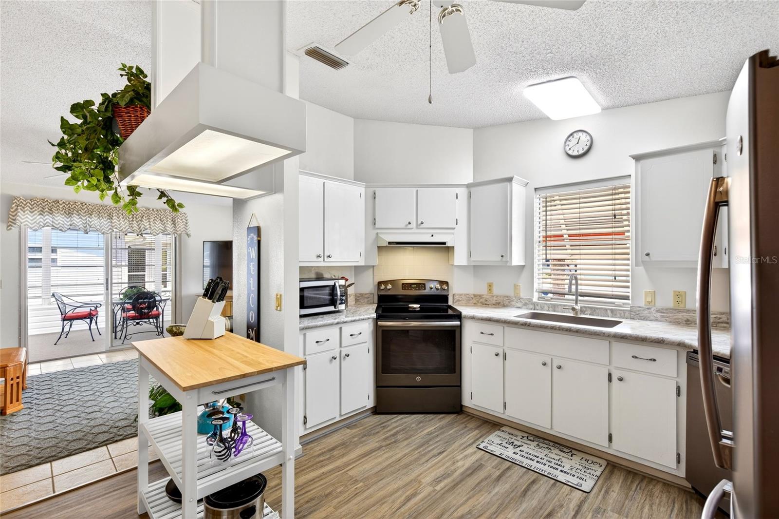 Image 4 of 12 For 932 Chula Court