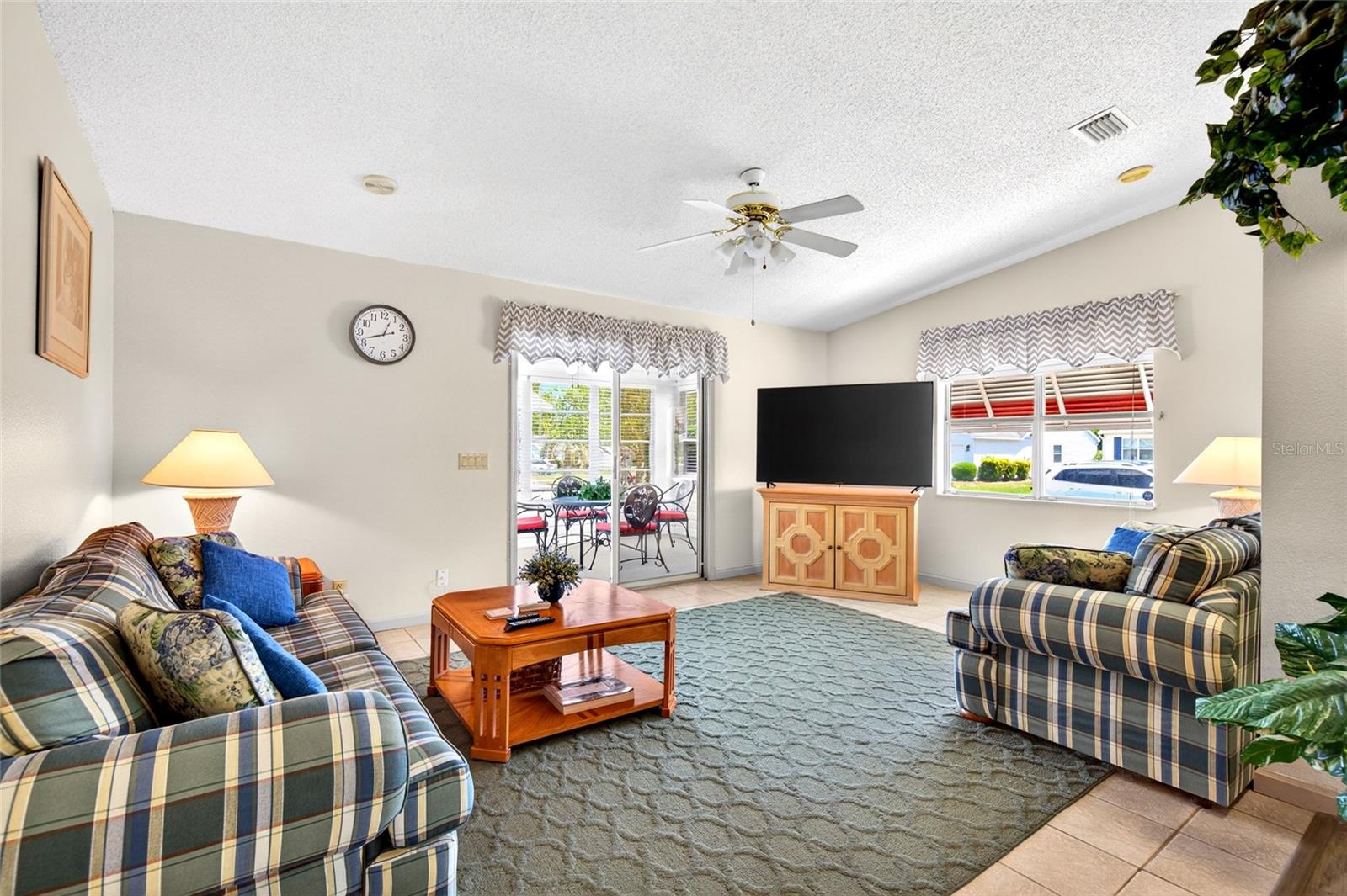 Image 5 of 12 For 932 Chula Court