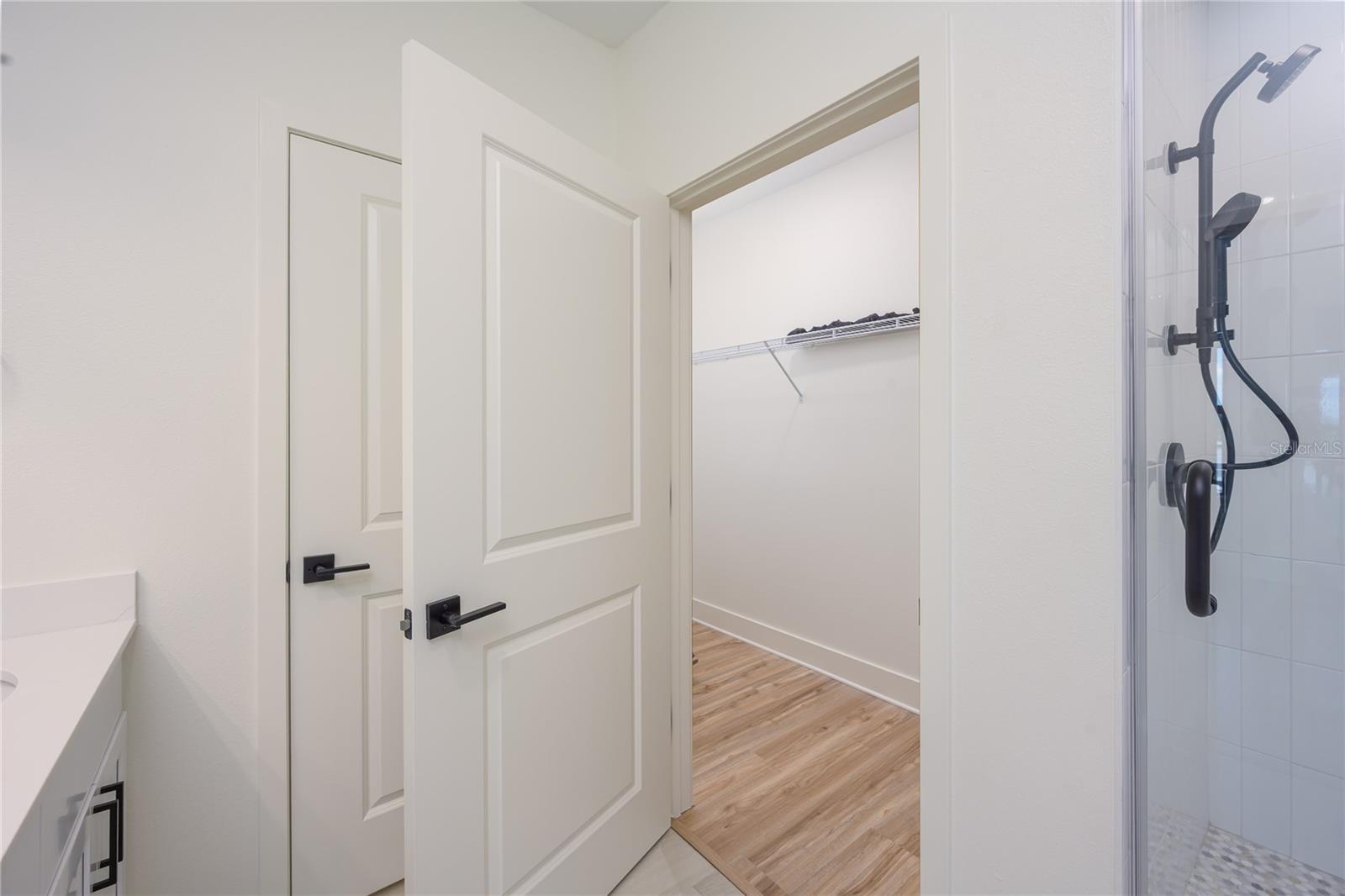 Image 15 of 19 For 415 1st Avenue 201