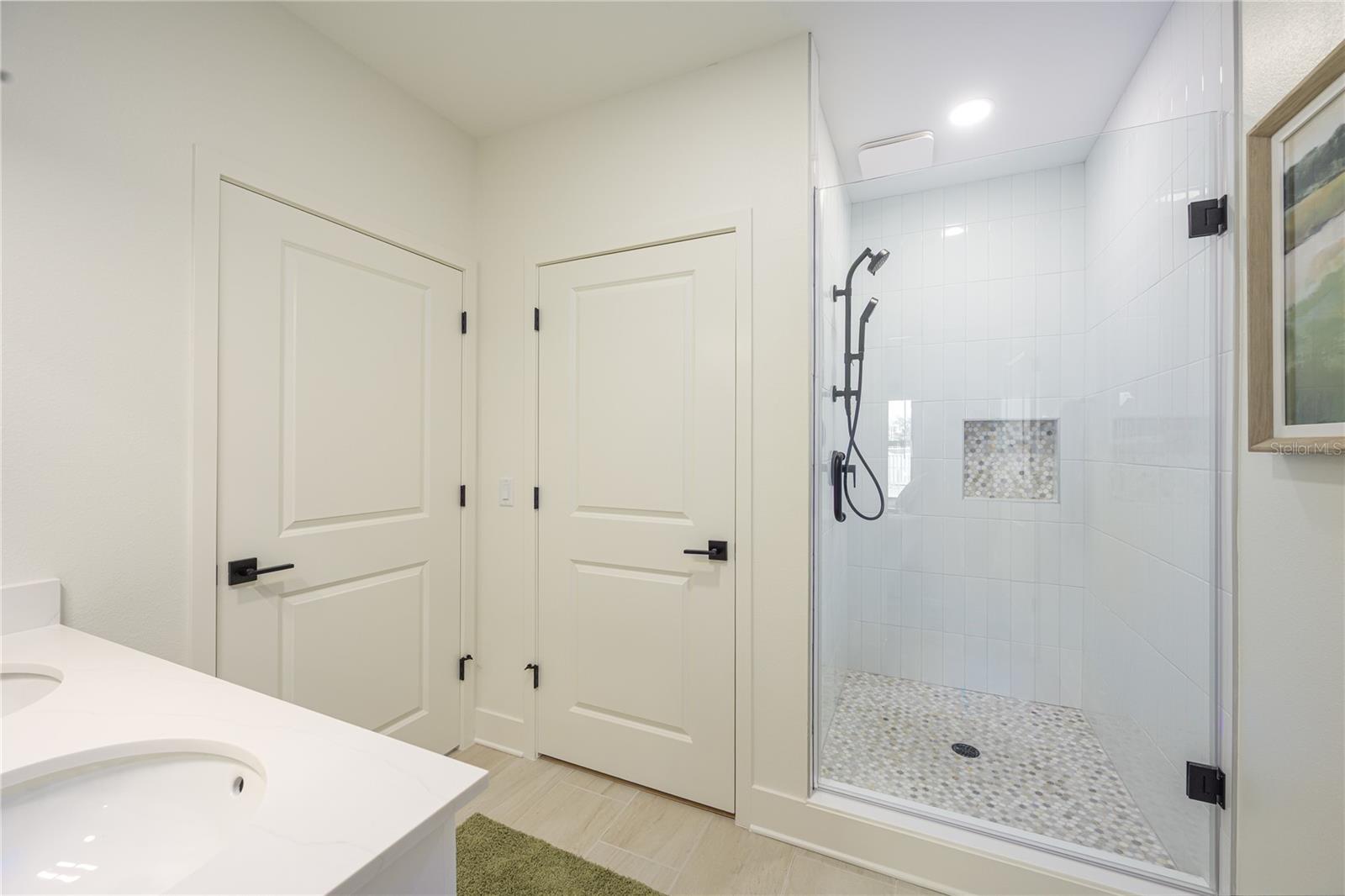 Image 16 of 19 For 415 1st Avenue 201