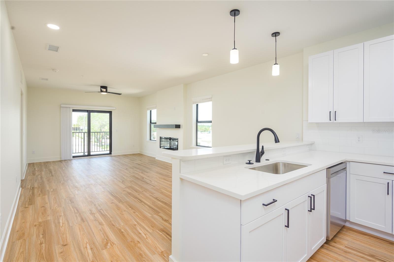 Image 3 of 19 For 415 1st Avenue 201