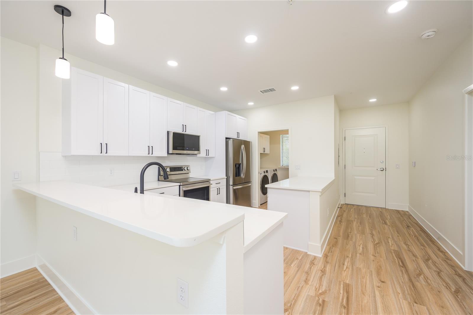 Image 4 of 19 For 415 1st Avenue 201