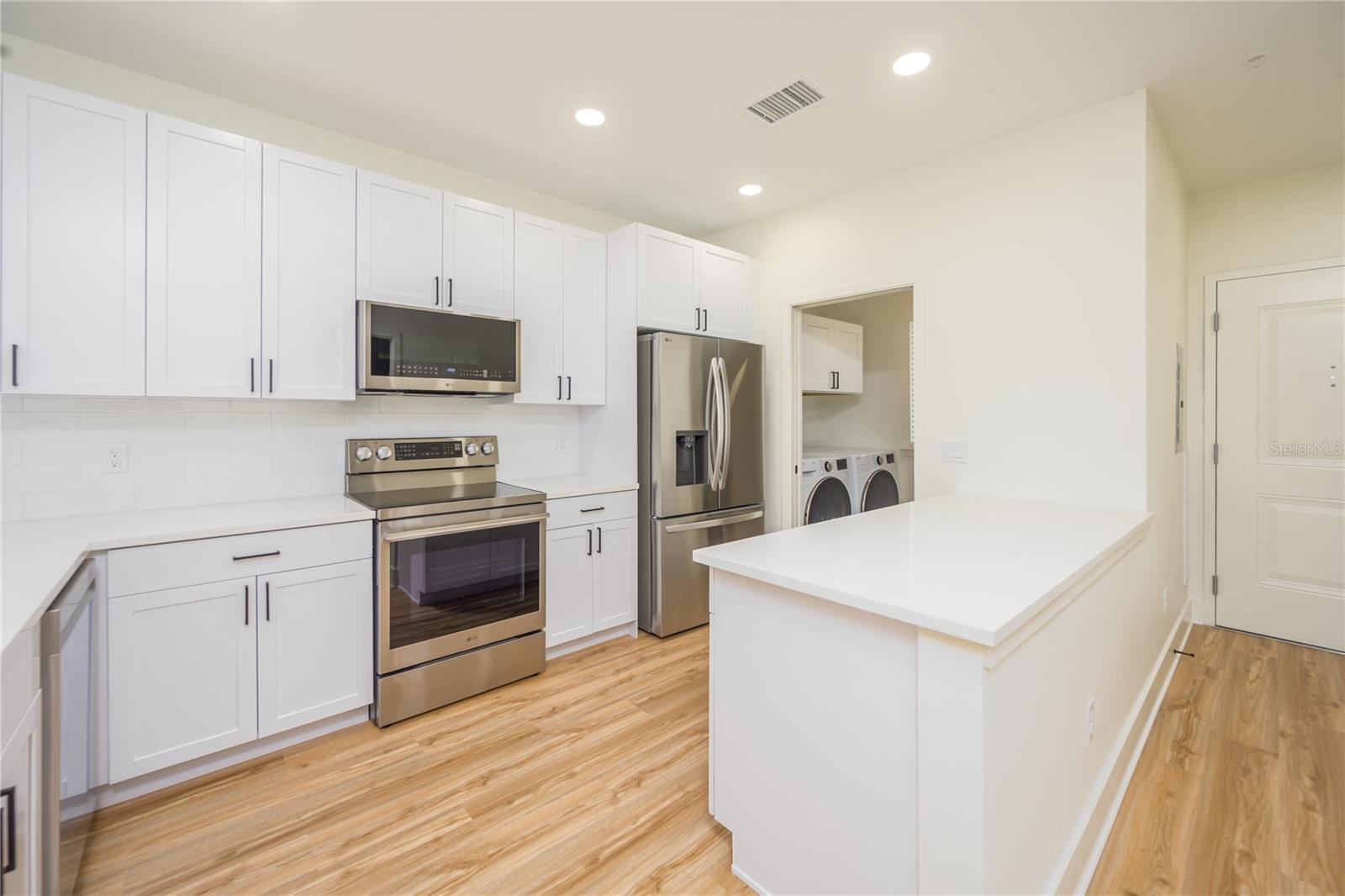 Image 5 of 19 For 415 1st Avenue 201
