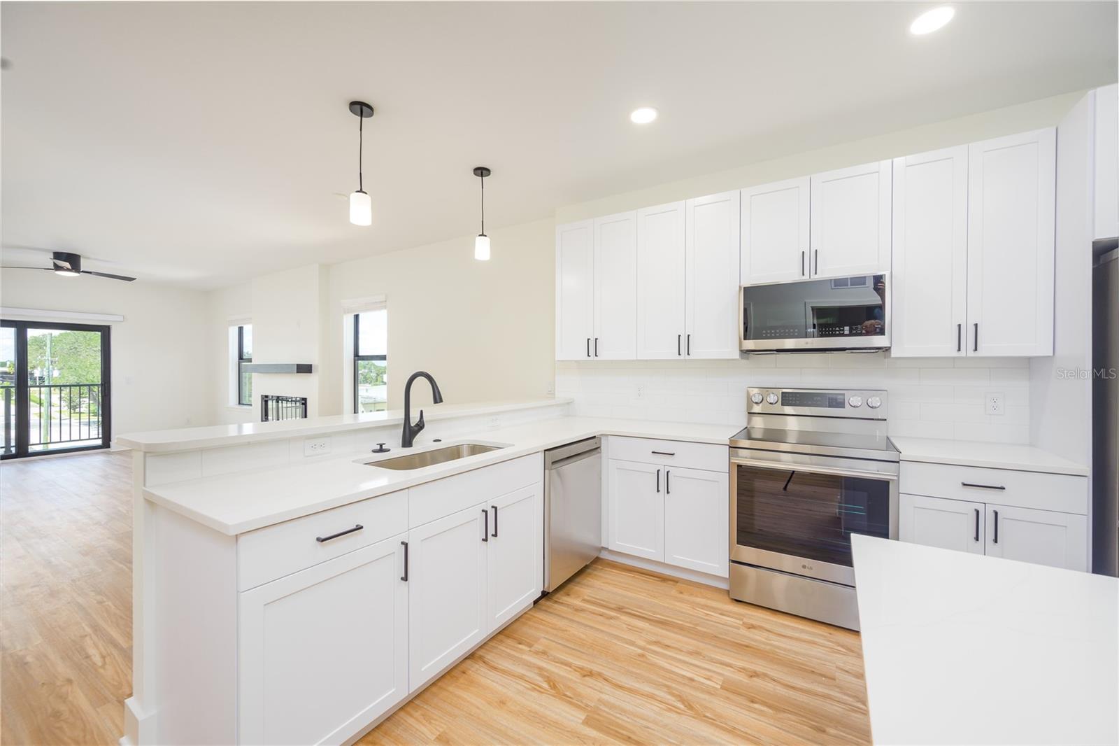 Image 7 of 19 For 415 1st Avenue 201