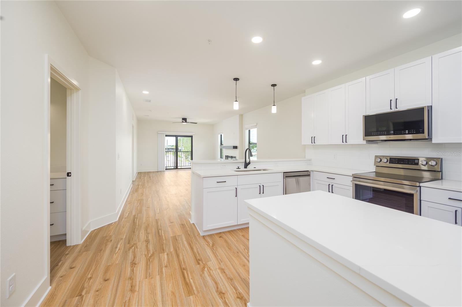 Image 8 of 19 For 415 1st Avenue 201