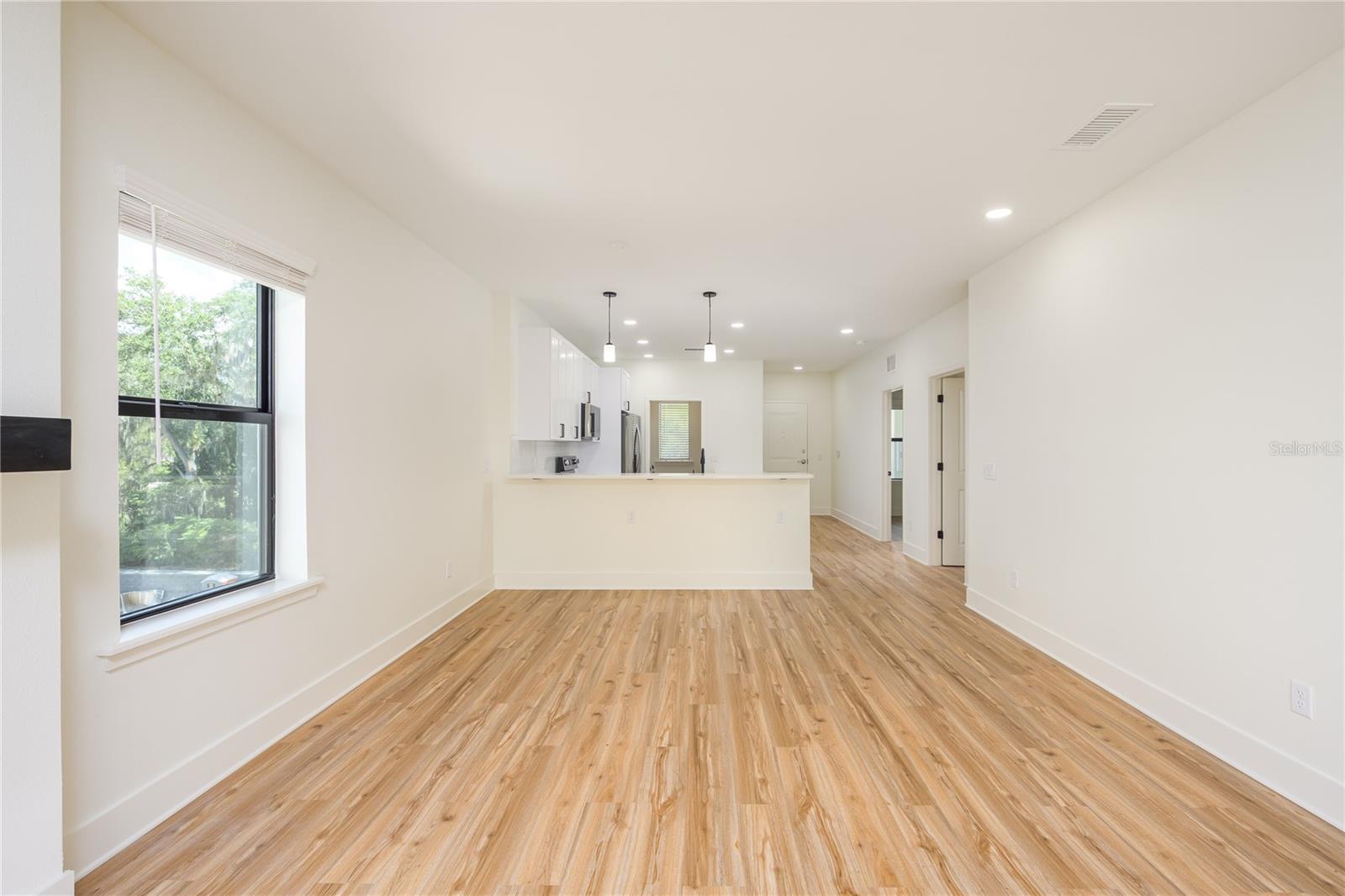 Image 9 of 19 For 415 1st Avenue 201