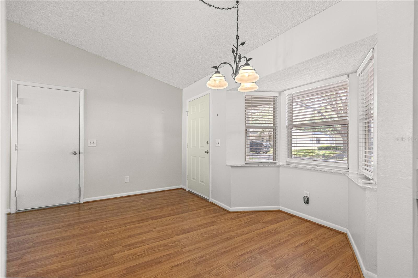 Image 10 of 30 For 9728 94th Court B