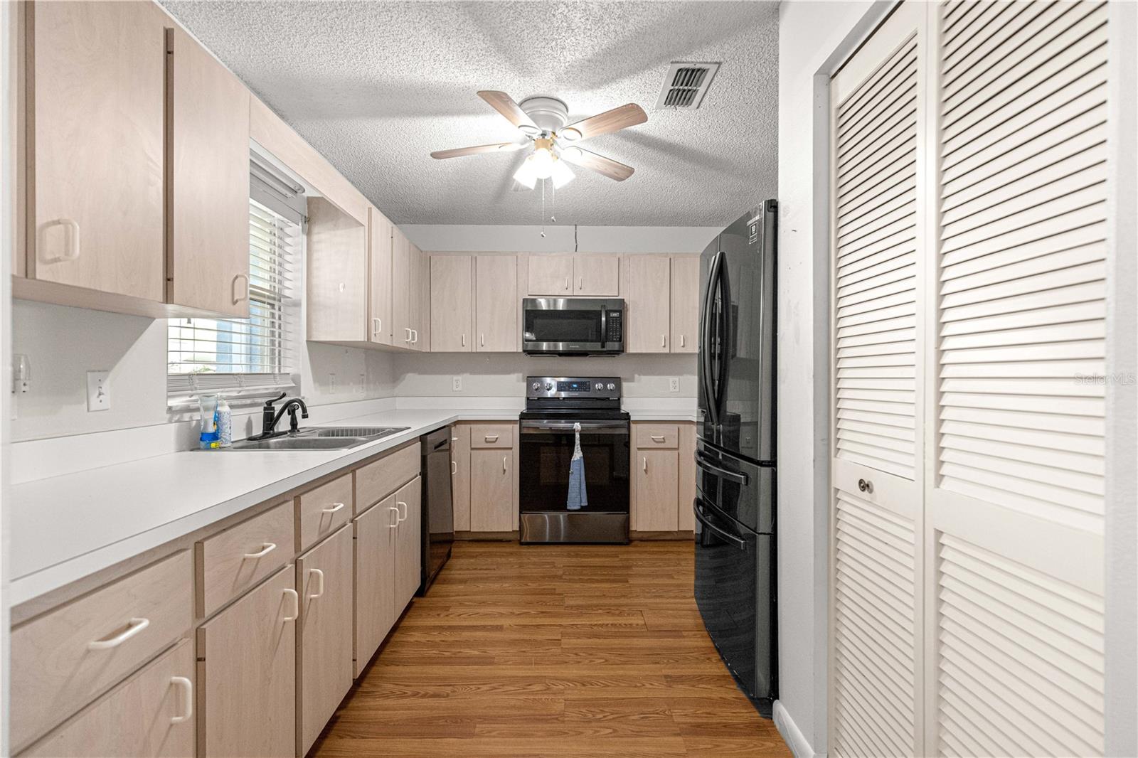 Image 12 of 30 For 9728 94th Court B