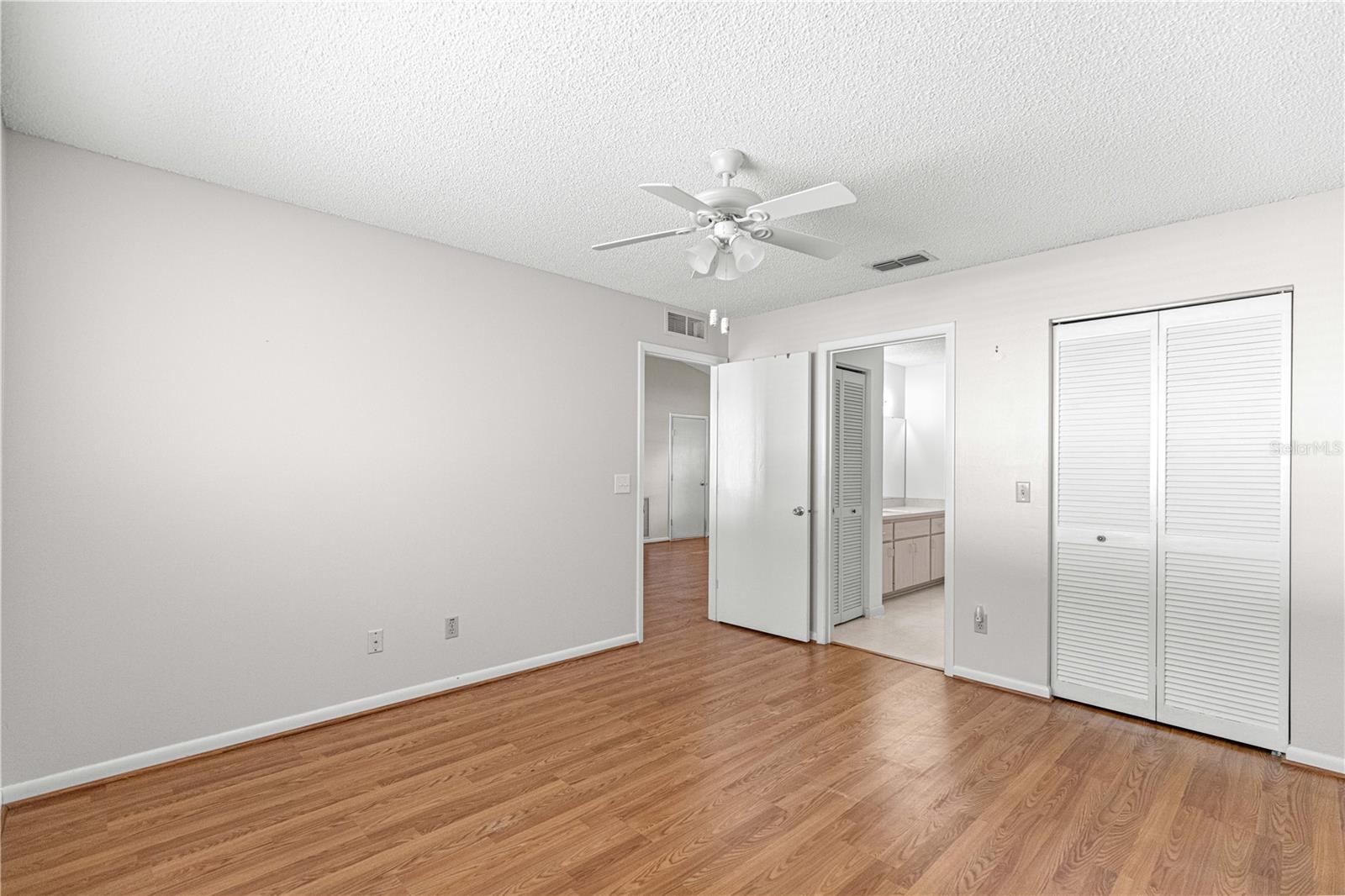 Image 21 of 30 For 9728 94th Court B