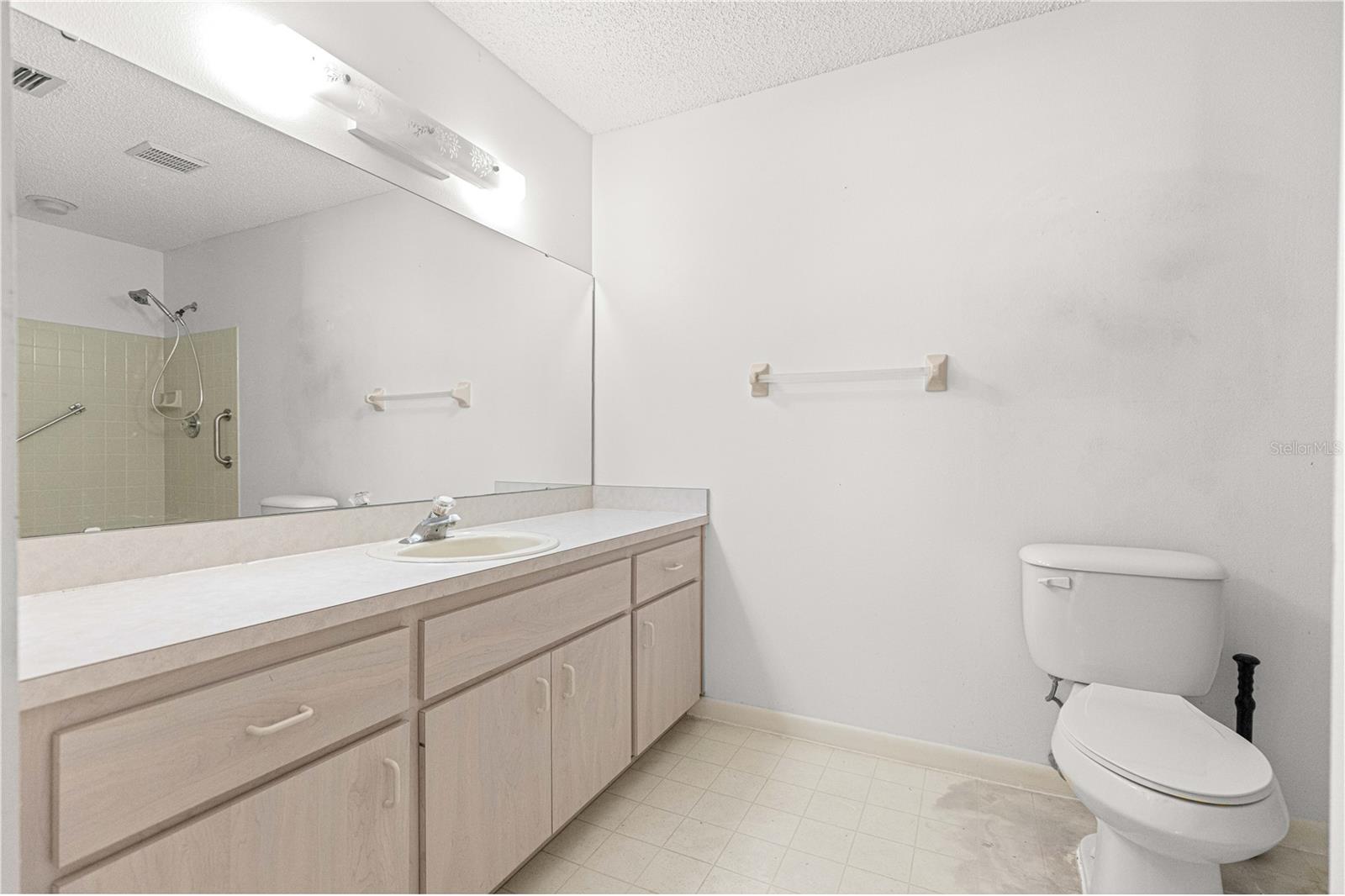 Image 23 of 30 For 9728 94th Court B
