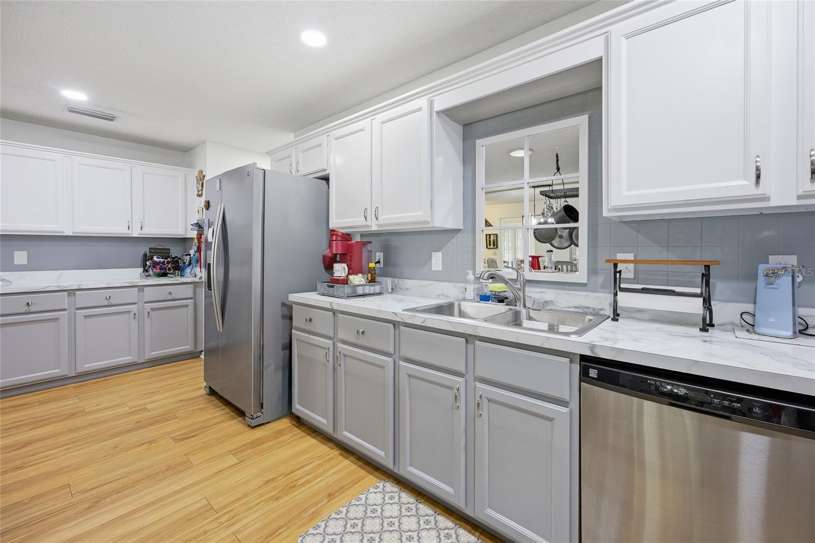 Image 11 of 42 For 9335 85th Terrace E