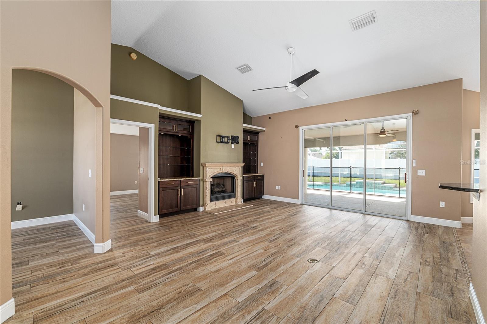 Image 11 of 90 For 5610 88th Place