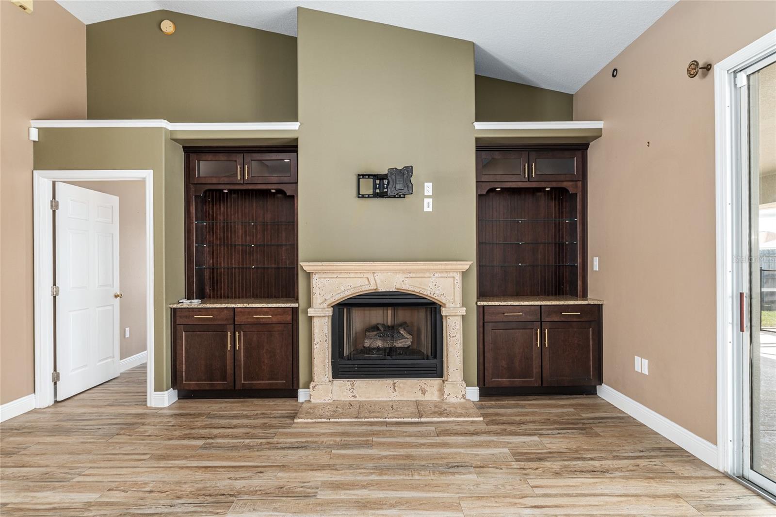 Image 15 of 90 For 5610 88th Place