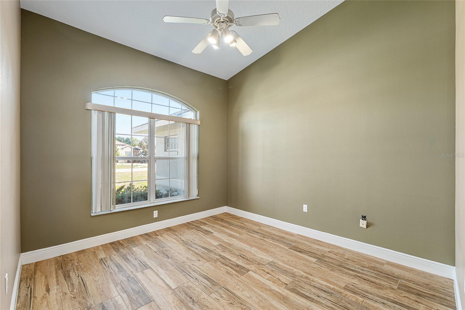 Image 17 of 90 For 5610 88th Place