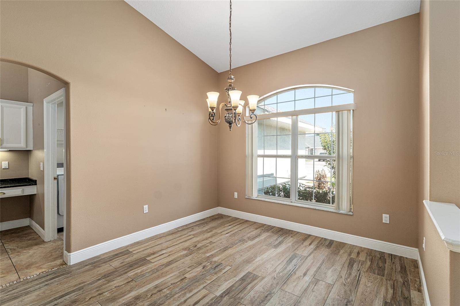 Image 19 of 90 For 5610 88th Place