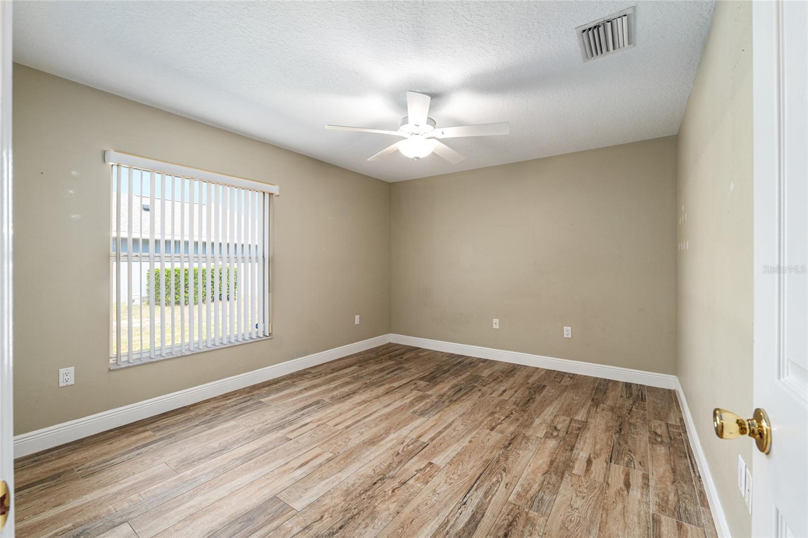 Image 46 of 90 For 5610 88th Place