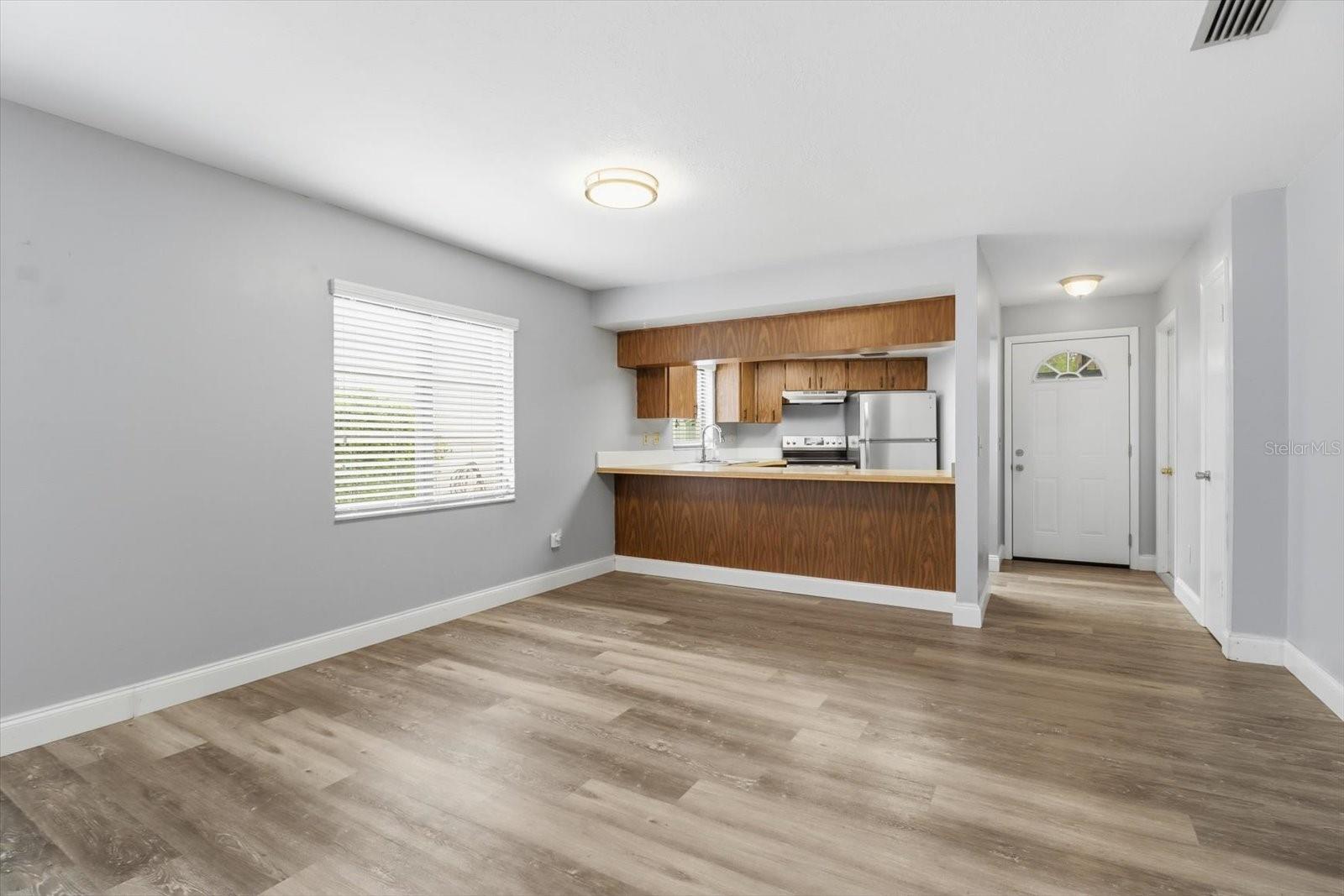 Image 23 of 44 For 54 Jamaica Street