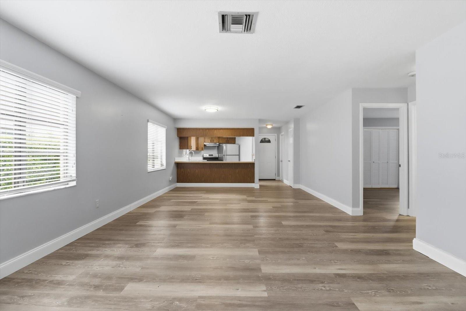 Image 26 of 44 For 54 Jamaica Street