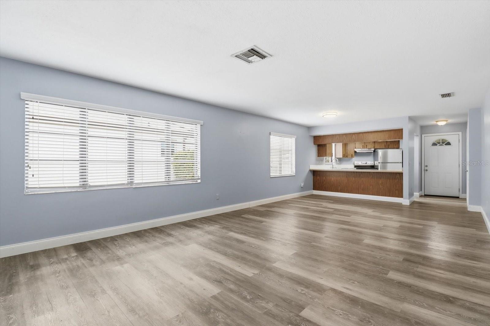 Image 27 of 44 For 54 Jamaica Street