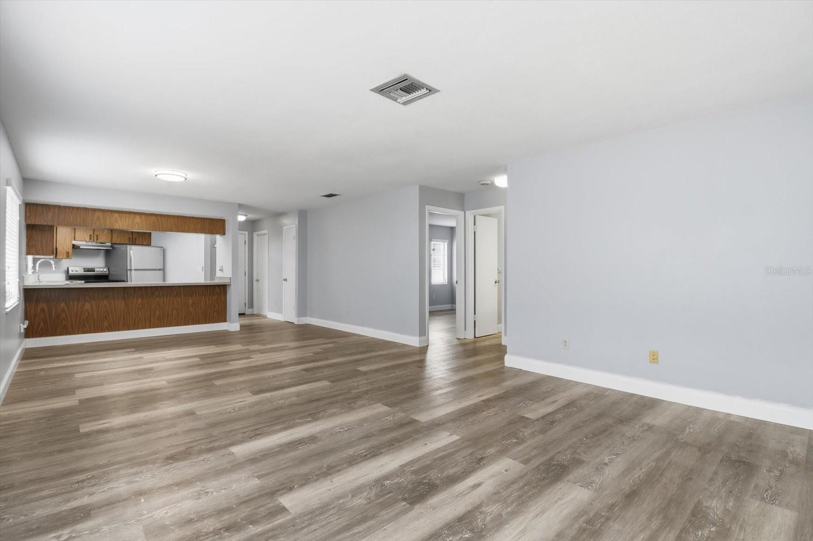 Image 28 of 44 For 54 Jamaica Street