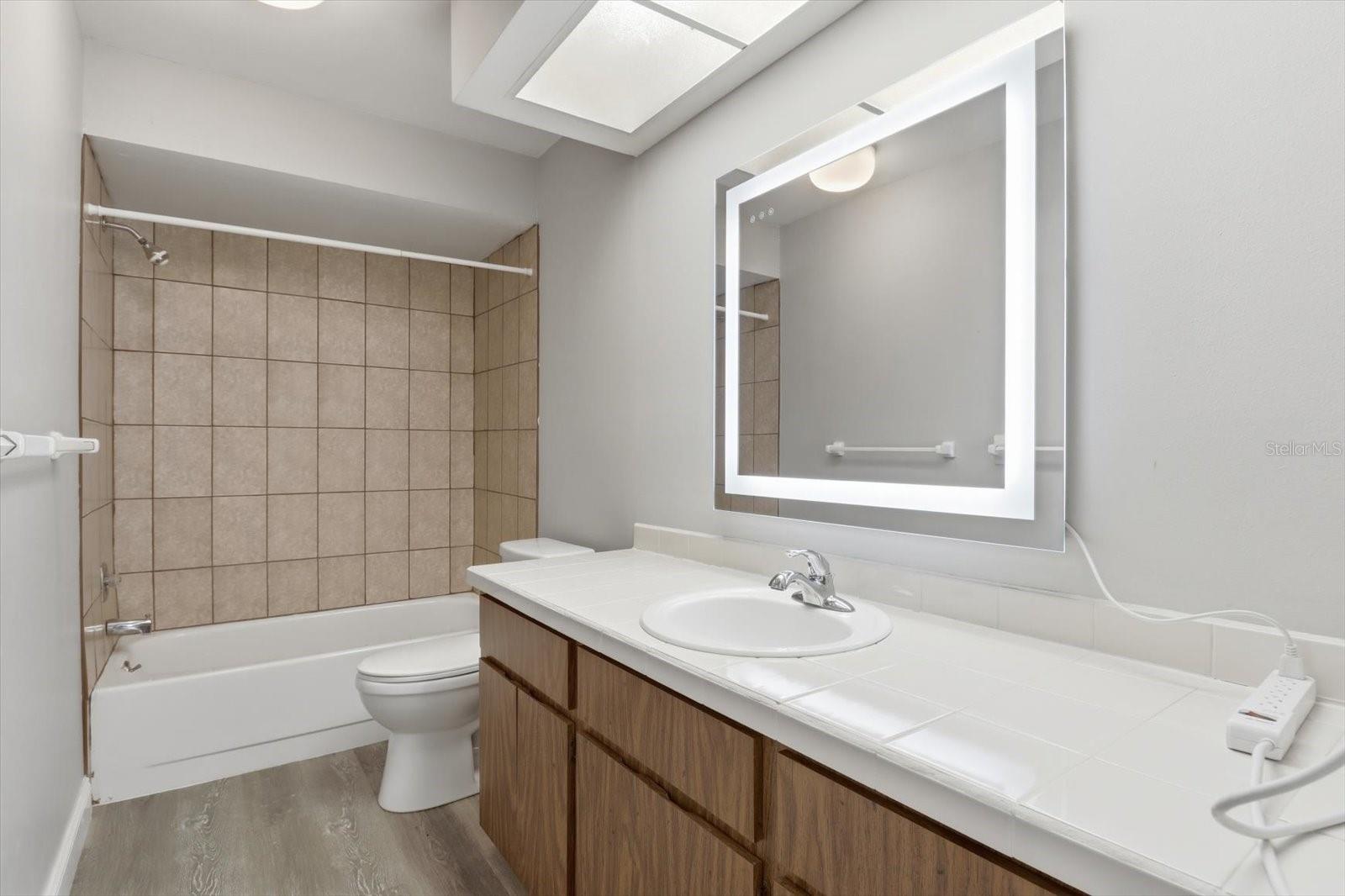 Image 31 of 44 For 54 Jamaica Street