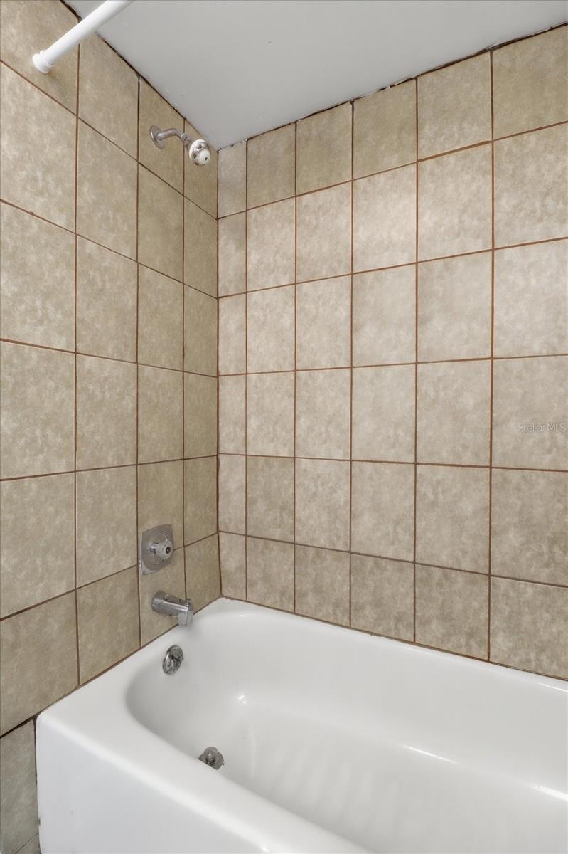 Image 32 of 44 For 54 Jamaica Street