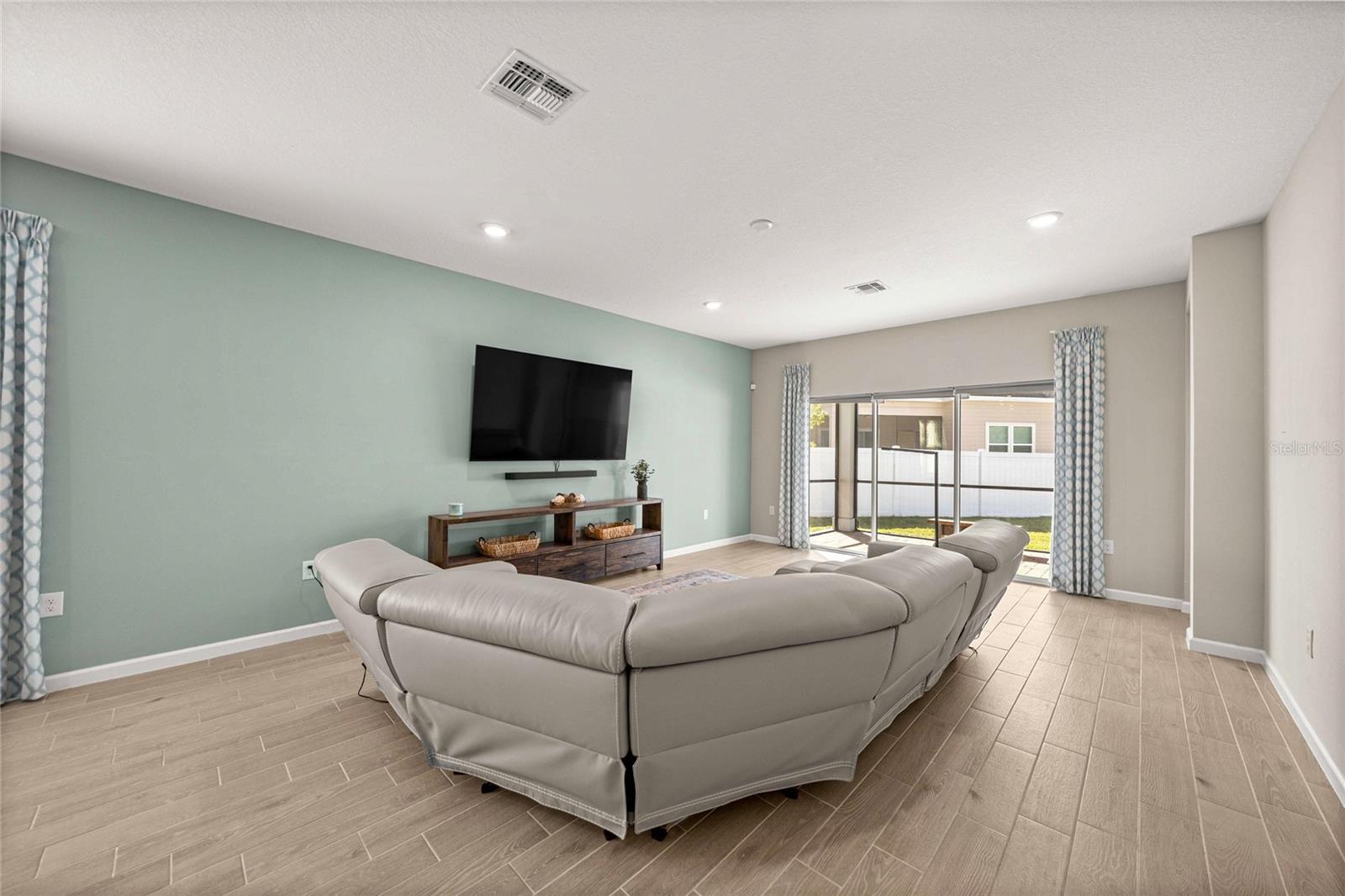 Image 14 of 47 For 1875 44th Court Road