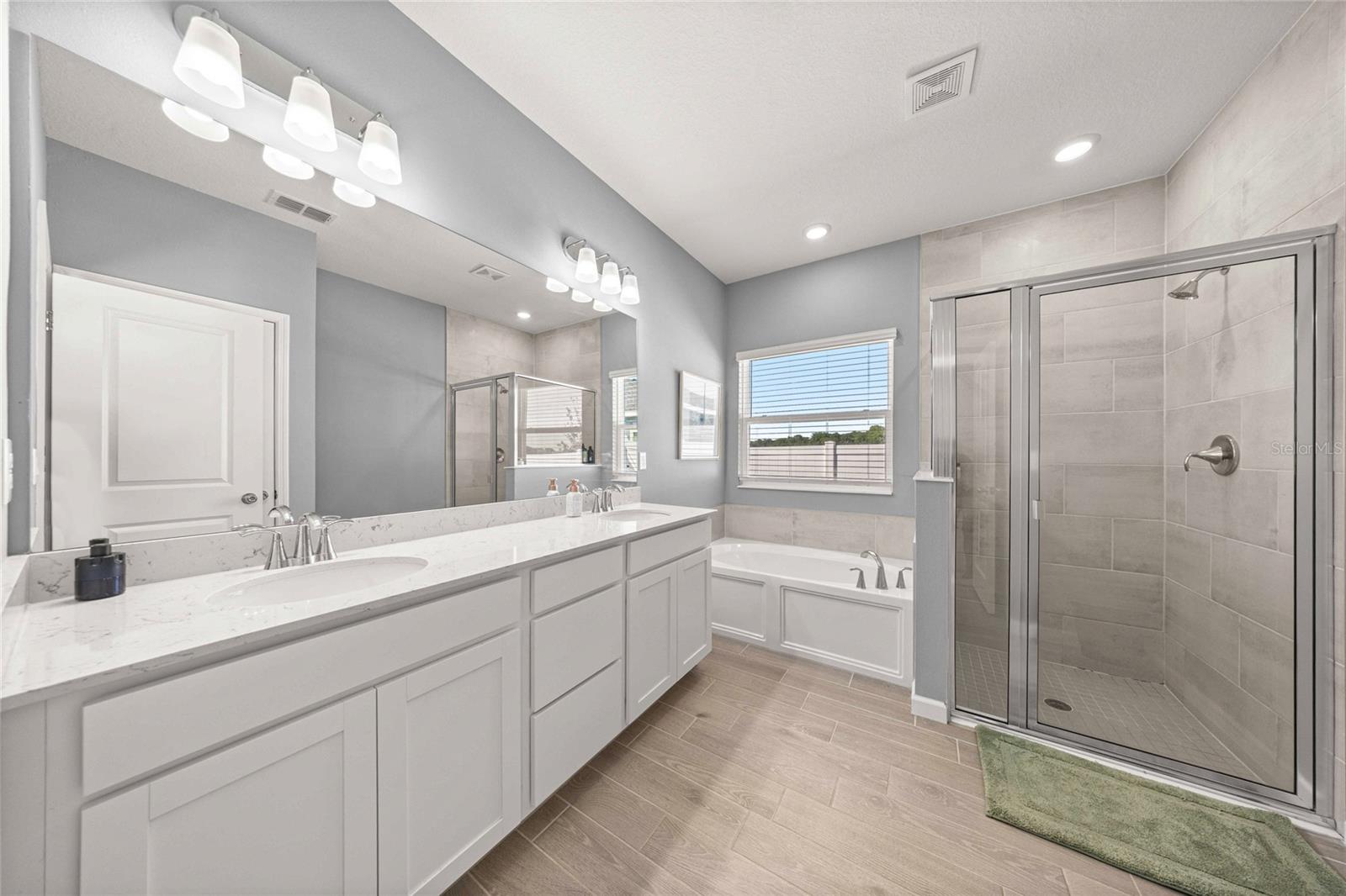 Image 19 of 47 For 1875 44th Court Road