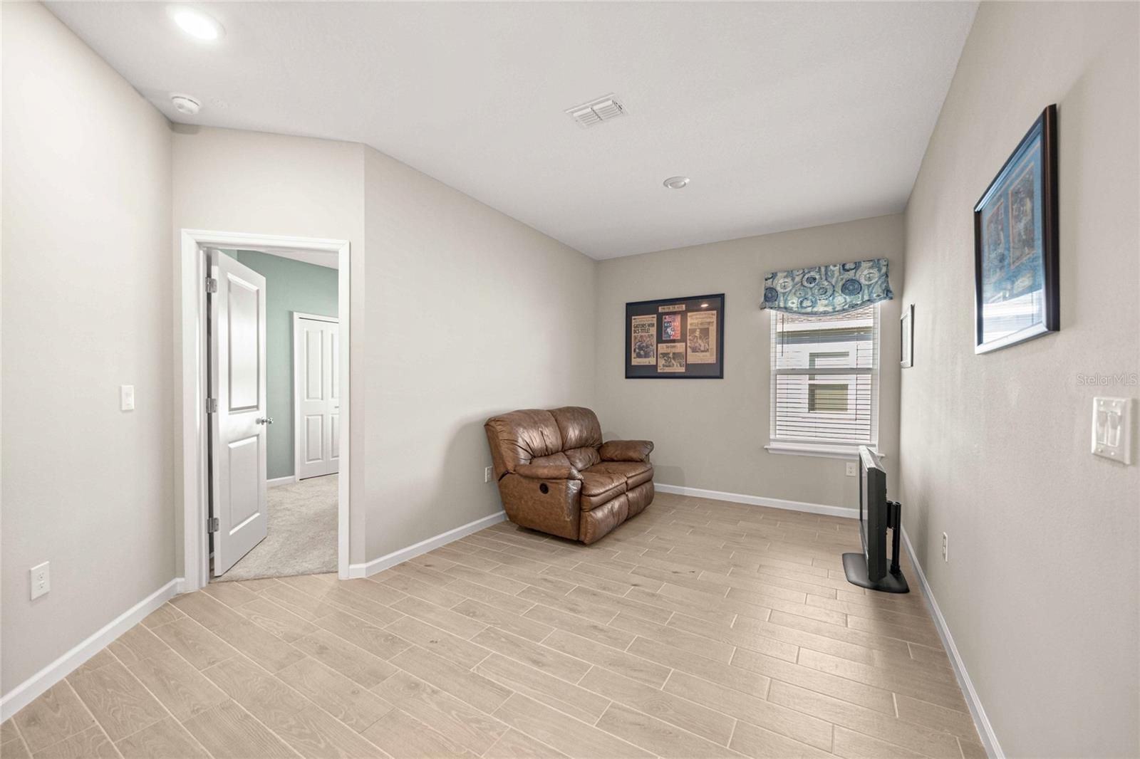 Image 20 of 47 For 1875 44th Court Road